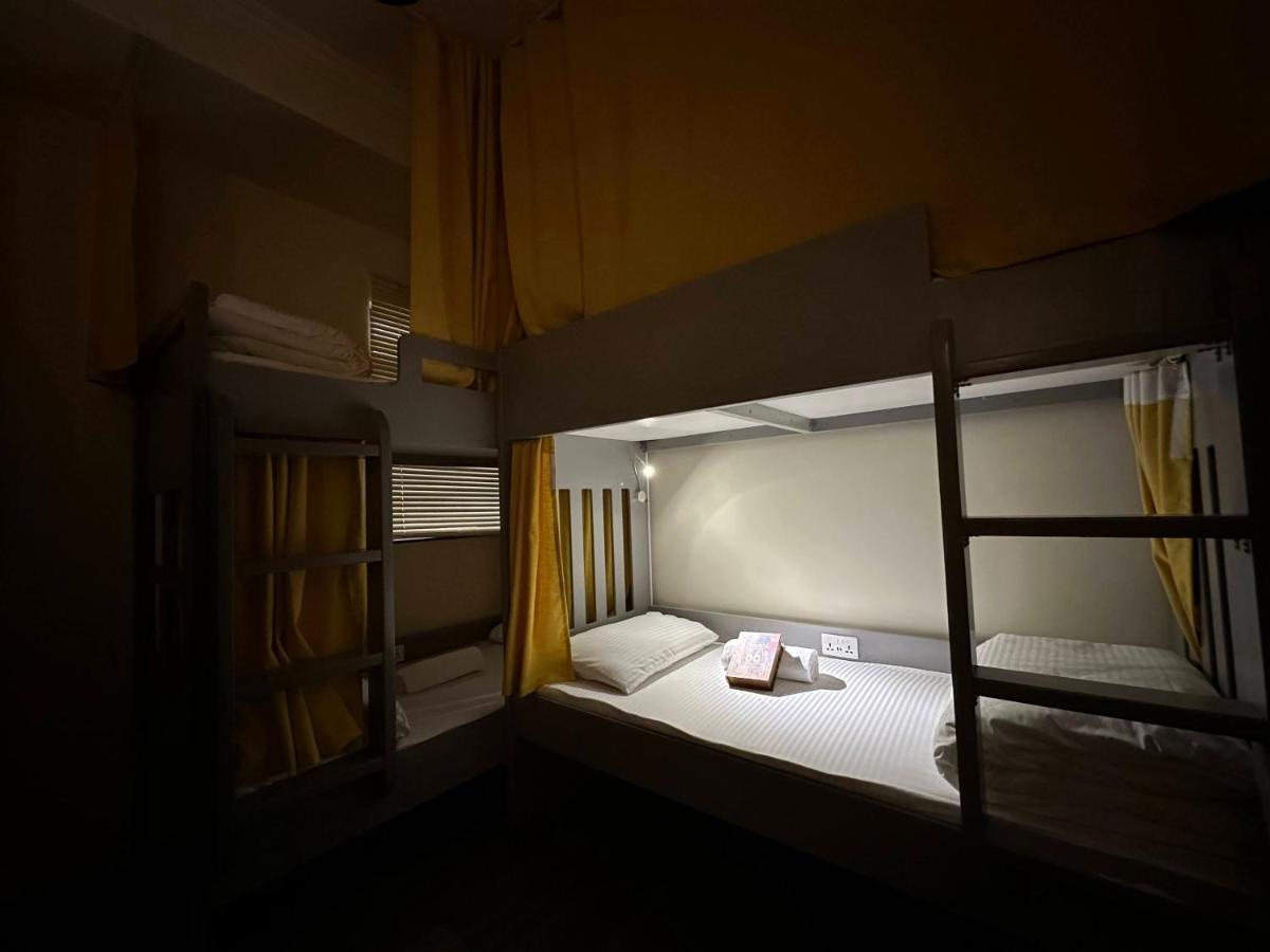 Route 66 Beach Hostel ドバイ エクステリア 写真